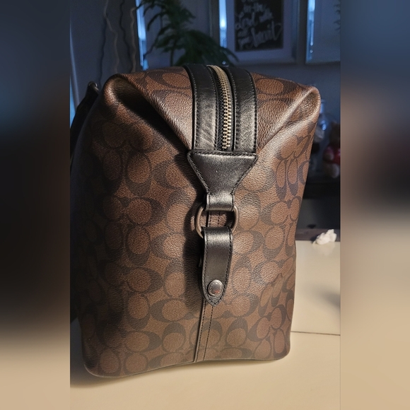 ⛔️SOLD!⛔️COACH Unisex Voyager Bag In Signature Canvas Duffle Bag VG Pre-loved - Picture 5 of 16